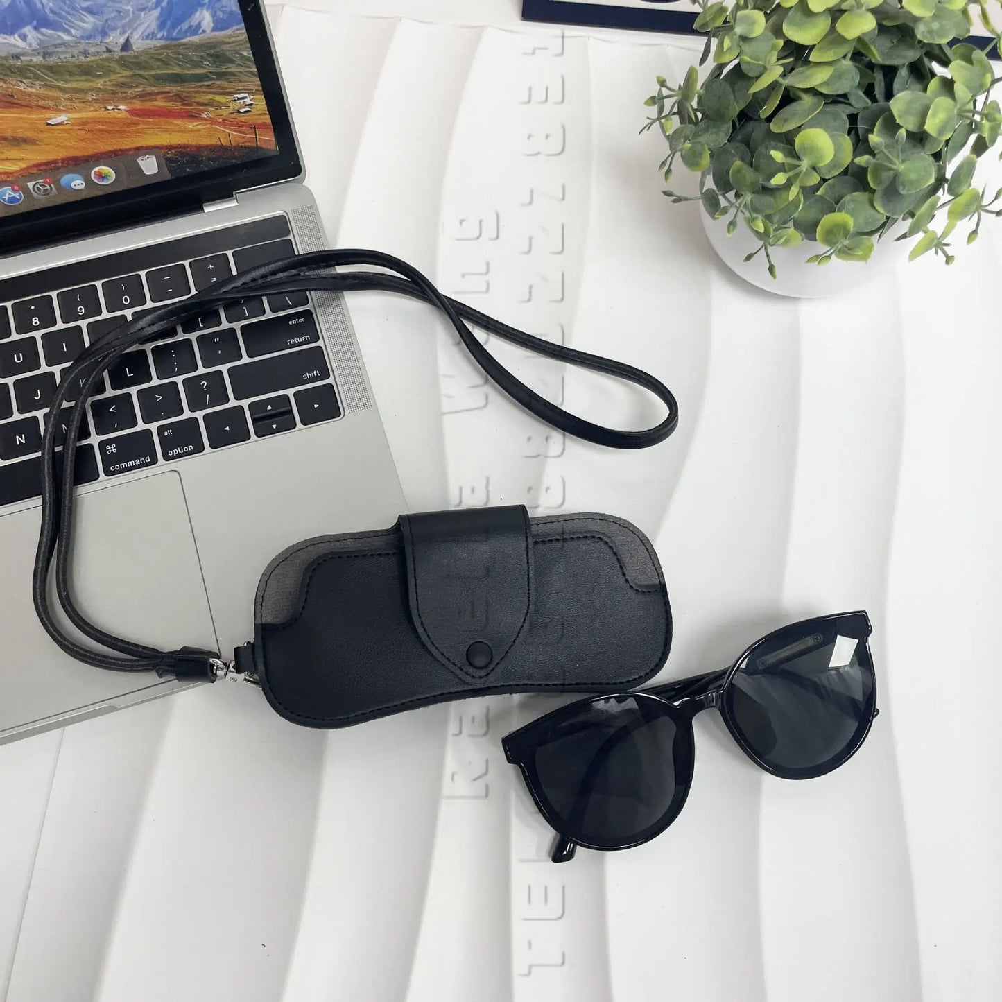 Unisex Glasses Bag Hanging Sunglasses Reading Myopia Glasses Protective Storage Cover PU Leather Portable Travel Eyewear Holder